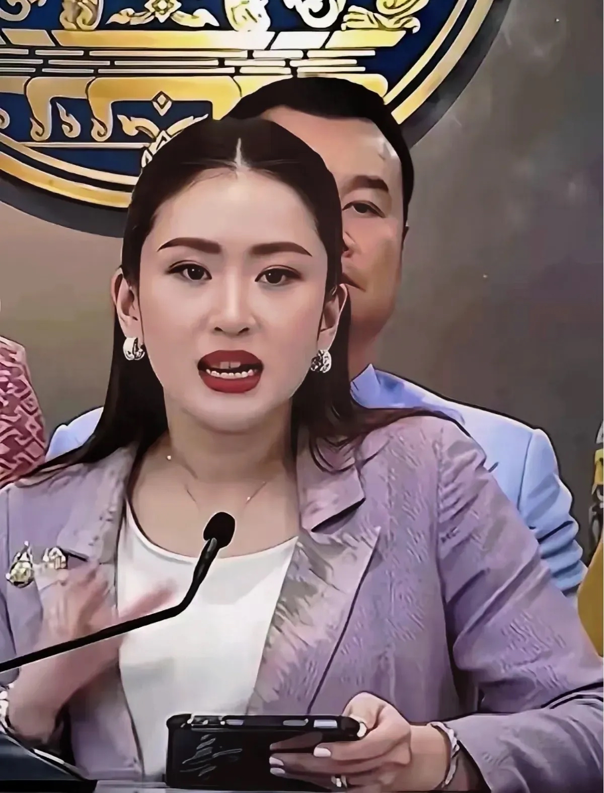比肩中超？泰国美女足协老总签大单，收入猛增，(卫斯理原振侠完整)