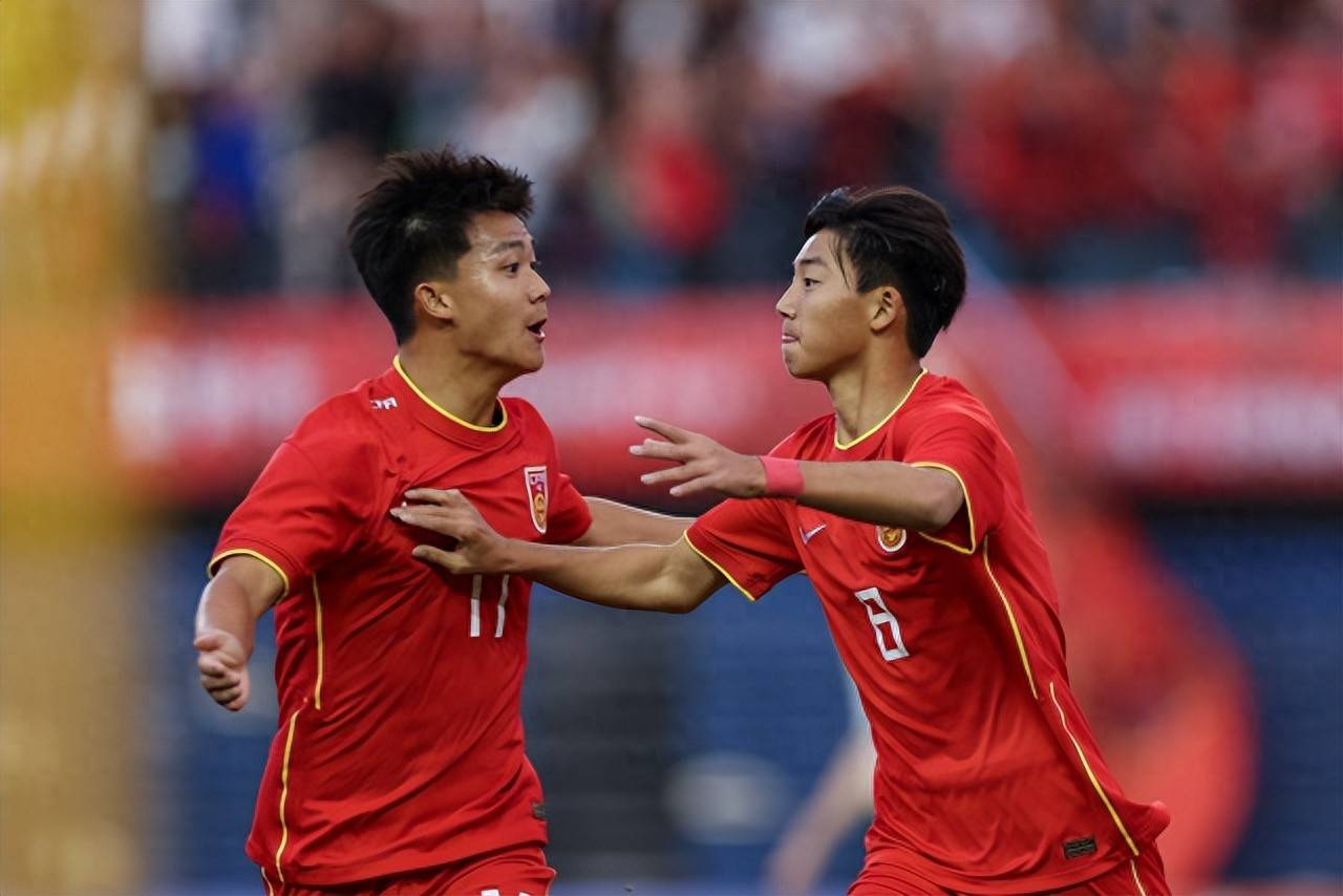 热议国足1-0中国香港:大部分时间索然无味加快选帅效率(中国香港男足025输给谁了)