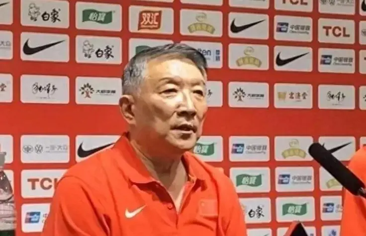 关于媒体人:说李梦因伤离队算体面更大腕宫鲁鸣都开除过的信息