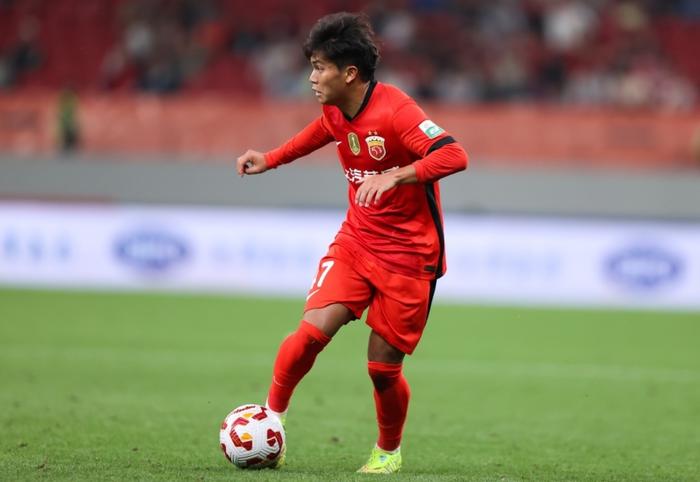 唯一亮点？韩国名将赞19岁蒯纪闻：他是国足美好(蒯纪闻国足首秀表现)