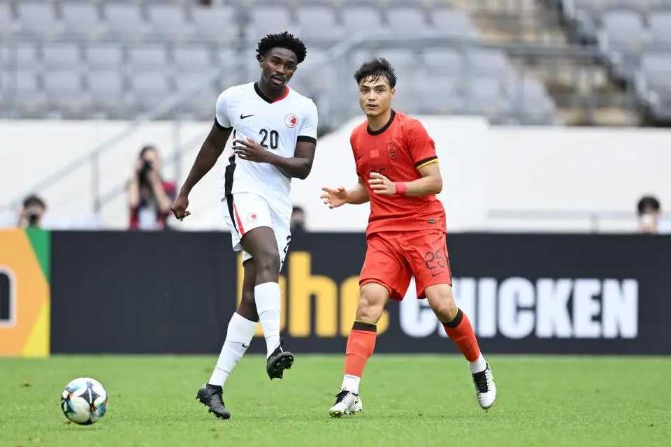 21岁中国香港球员仅两天遭解约中甲俱乐部考虑因辱骂中国球迷(中超香港球员算外援吗)